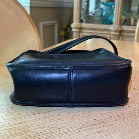 Vintage COACH Legacy Bag Number 9168 - Picture 5 of 15